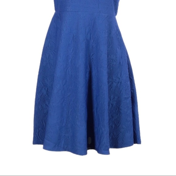 Taylor Blue Floral Embossed Fit & Flare Dress 8 NWT Cap Sleeve V-Neck Sheath - Picture 7 of 11